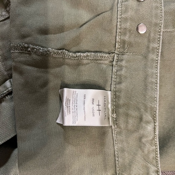 Like new Habitual cut off high-wasted shorts, size 26. - Picture 9 of 16